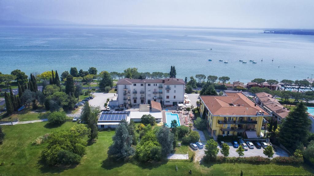 Hotel Mirabello Sirmione Exterior photo